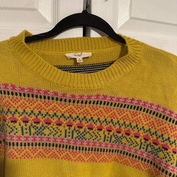 Easel Yellow Pattern Sweater - Picture 2 of 3
